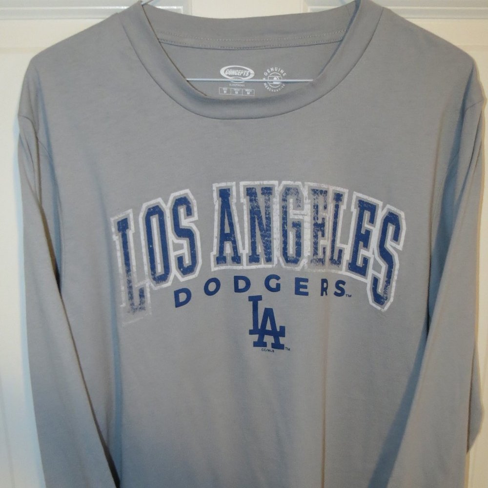 LA Dodgers Concept Sports Medium Long Sleeve Shirt